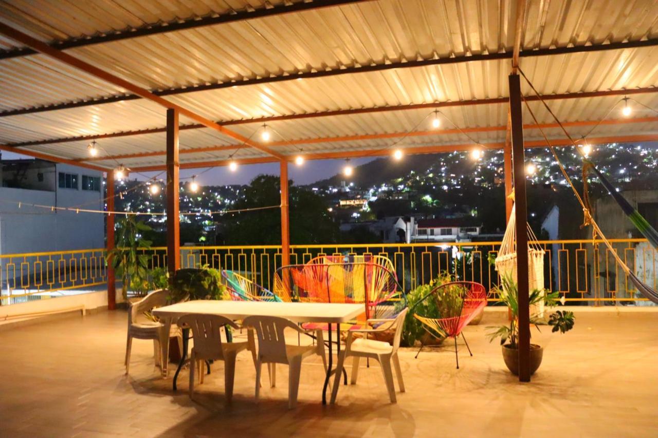 Hotel Casa Mandarine , Amazing Private Rooms W Balcony, Rooftop, Hammocks, Ac, Smartv, 100Mbs! Zihuatanejo Extérieur photo